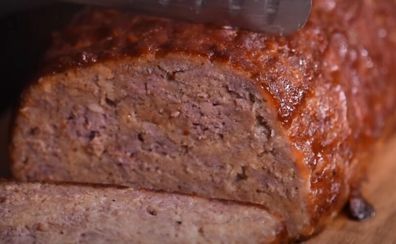 Making Old Fashioned Dutch Loaf serving